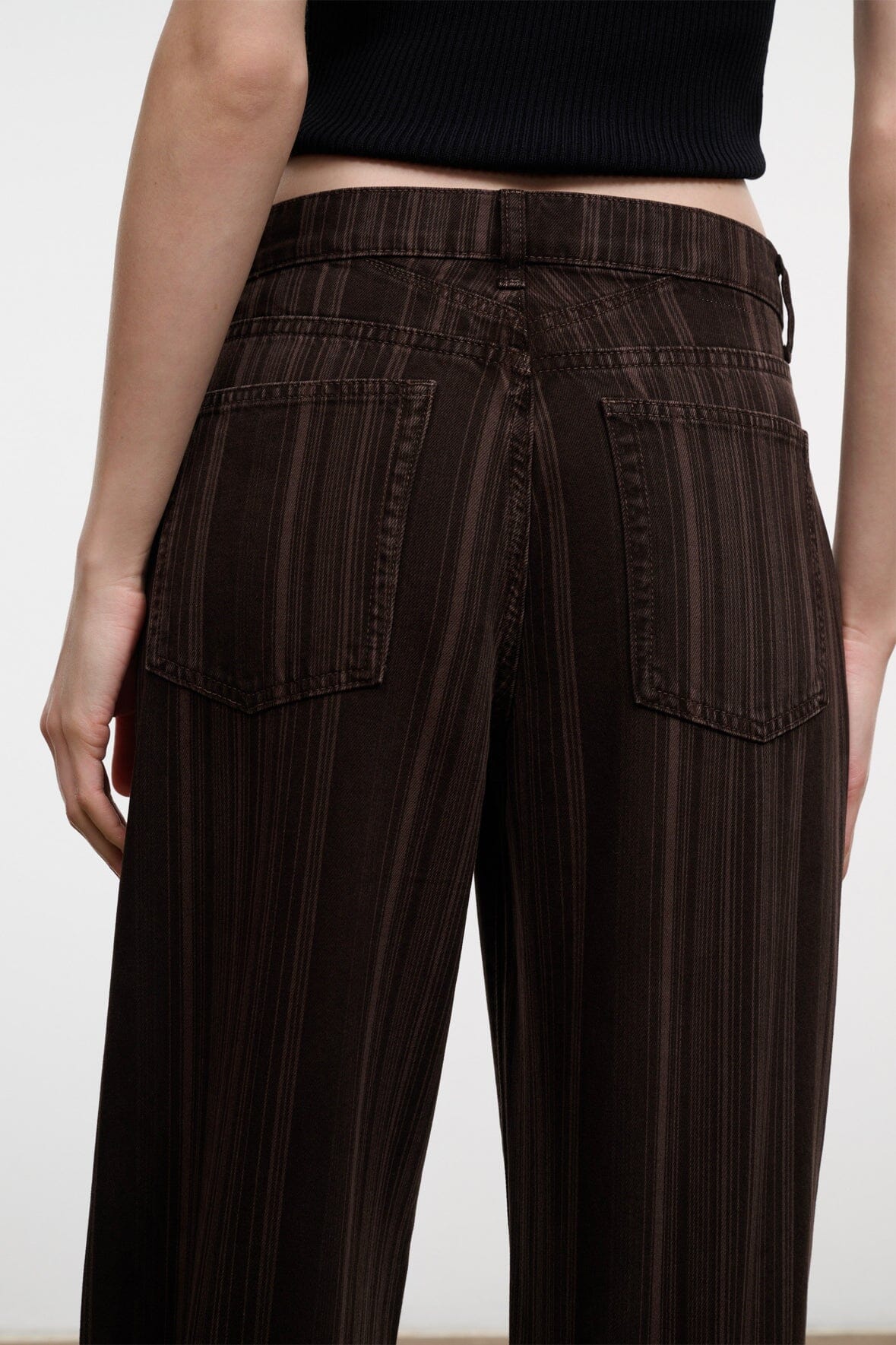 Gus Relaxed Jean | Espresso Stripe