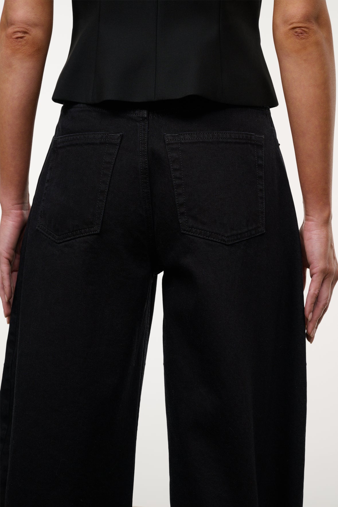 Jackson Barrel Jean | Jet Black
