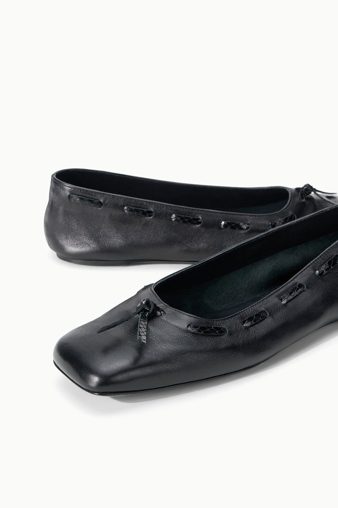 Milo Flat | Black
