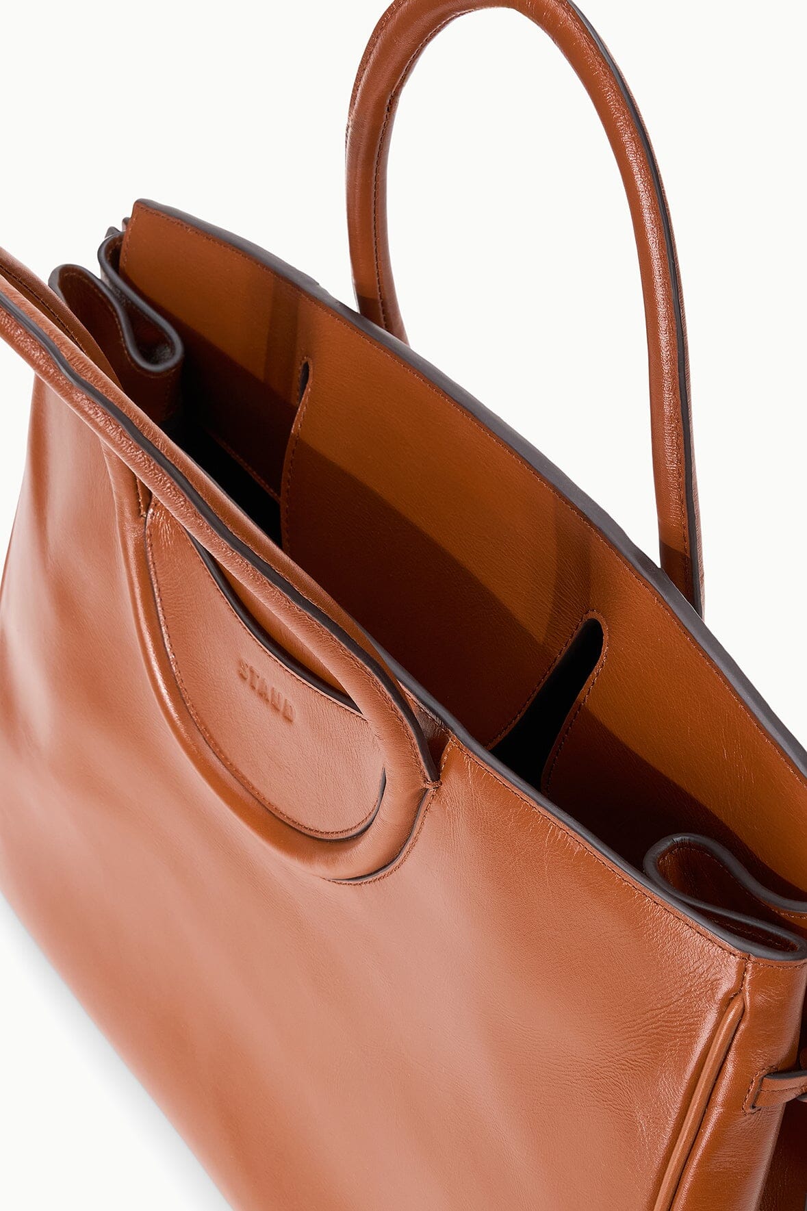 Maude Carryall | Tabac